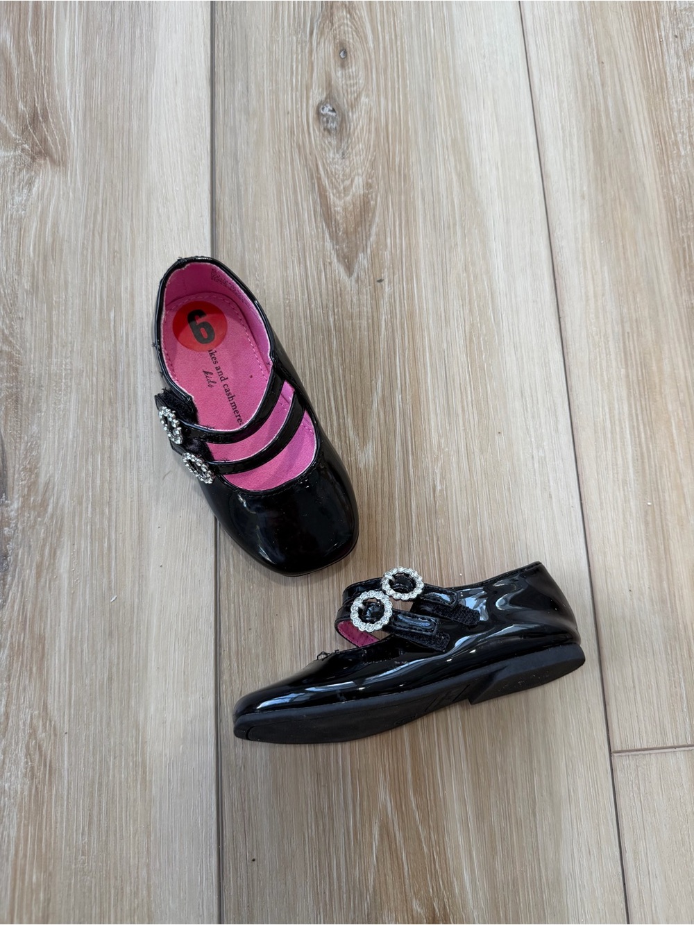 Girls Black Patent Mary Jane Dress Shoes with Pink Lining